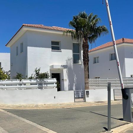 Villa Kolibri- Mythical Sands Paralimni Exterior photo